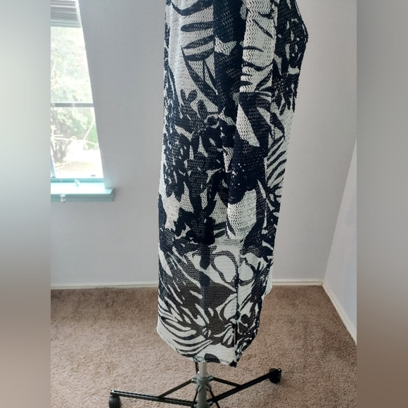 CHICO'S Travelers NWT  Slinky Stretch Mesh Top Size 2 US SM. Navy/wht 3/4 sleeve - Picture 3 of 11